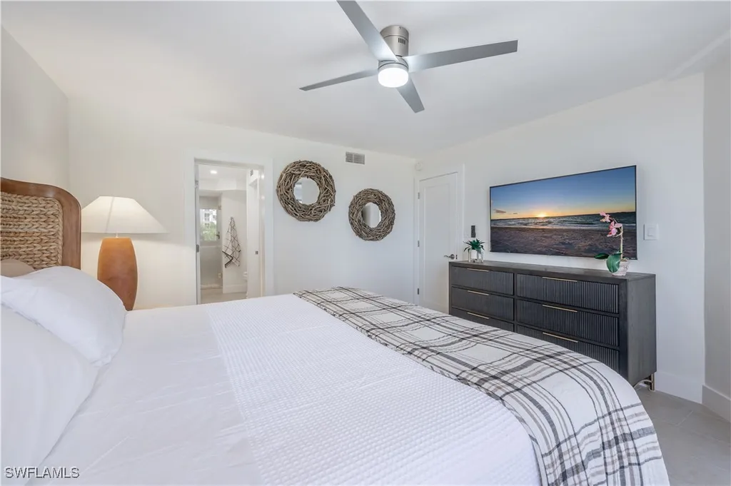 11118 Gulfshore Naples FL 34108
