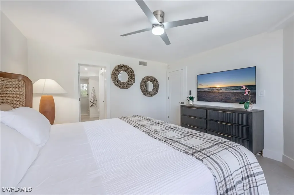 11118 Gulfshore Naples FL 34108