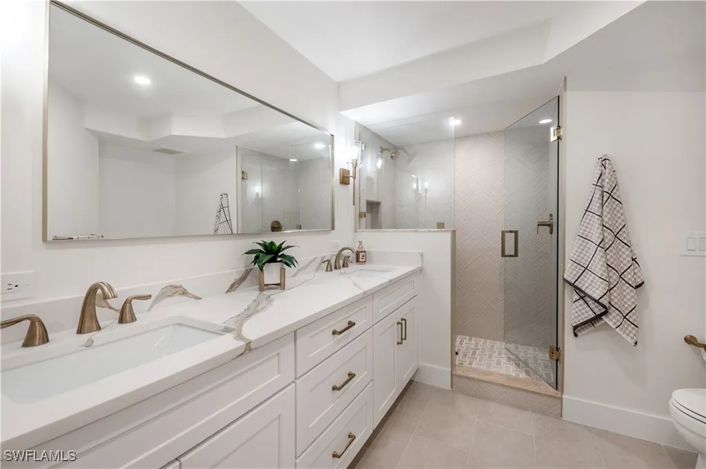 11118 Gulfshore Naples FL 34108