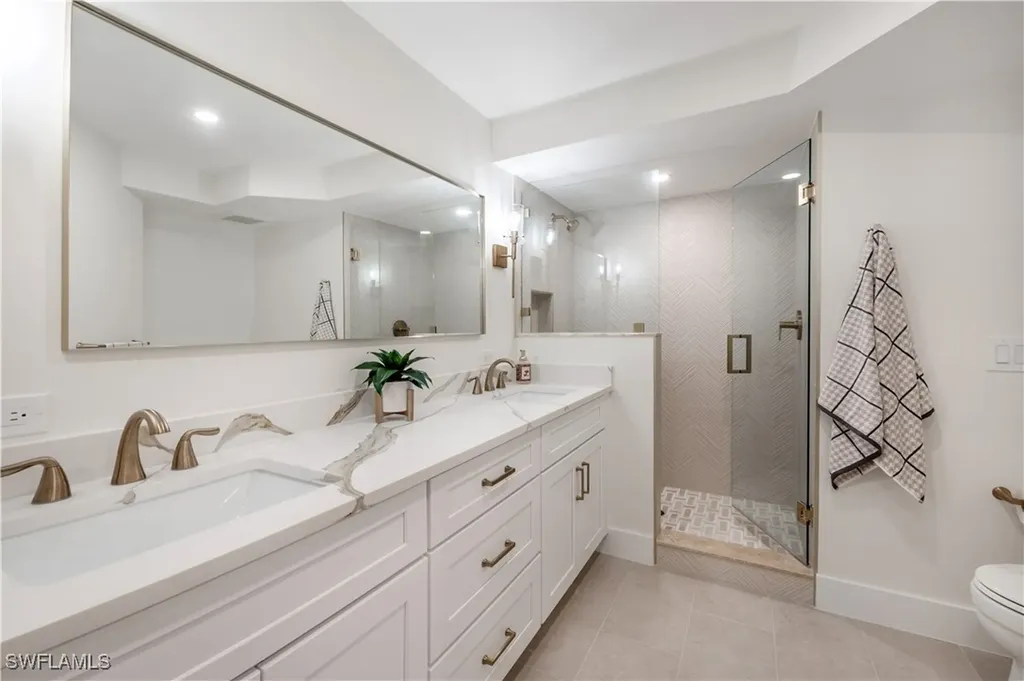 11118 Gulfshore Naples FL 34108