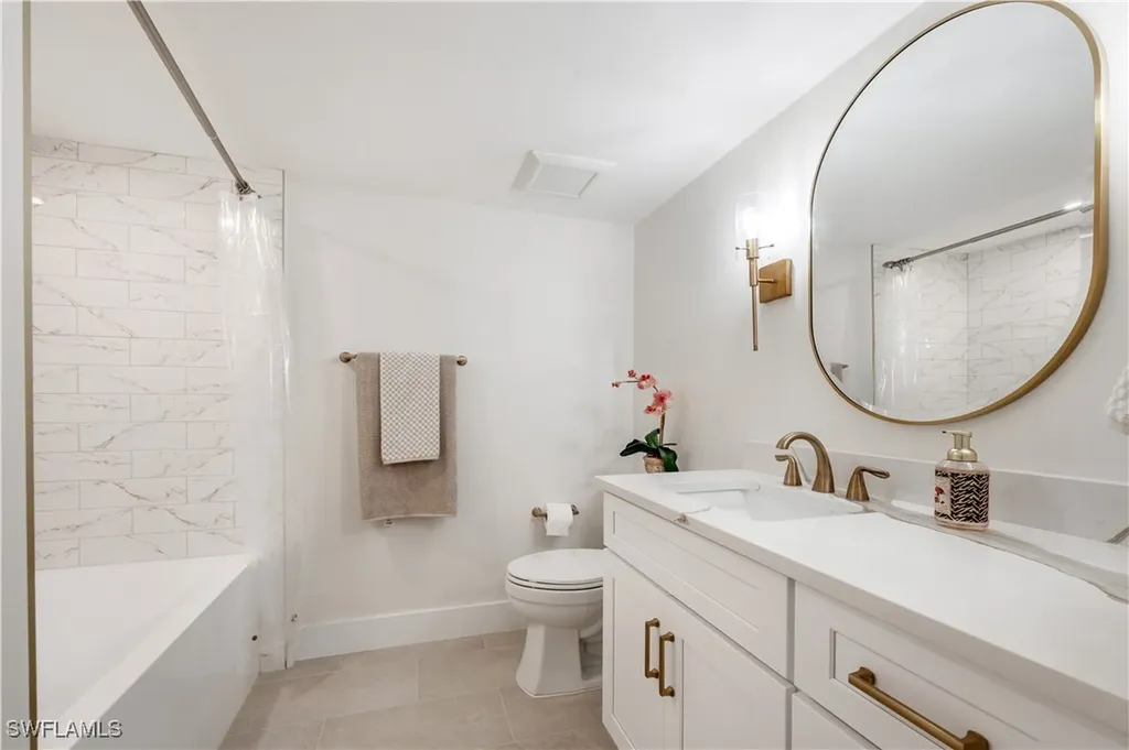 11118 Gulfshore Naples FL 34108
