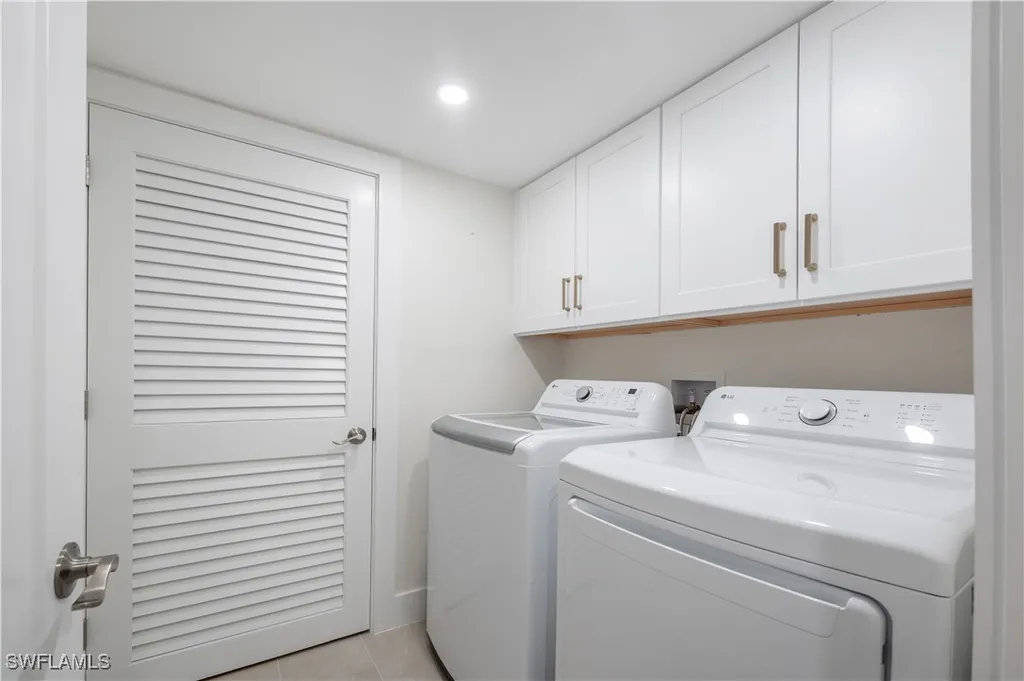 11118 Gulfshore Naples FL 34108