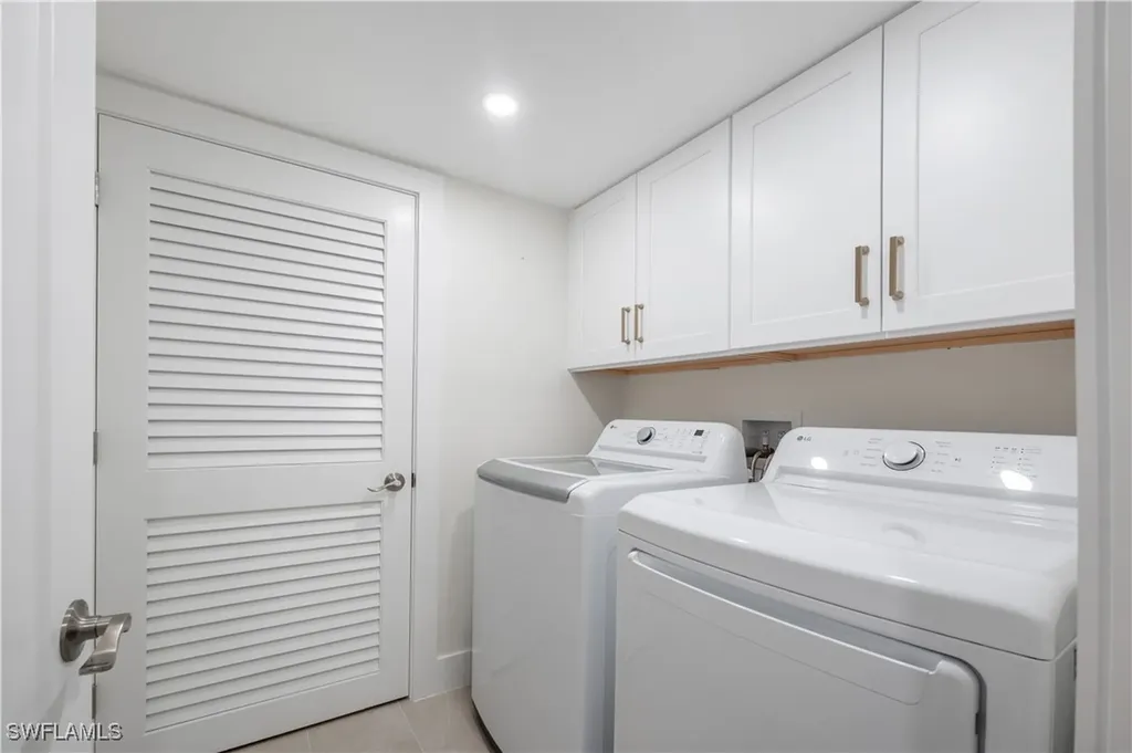 11118 Gulfshore Naples FL 34108