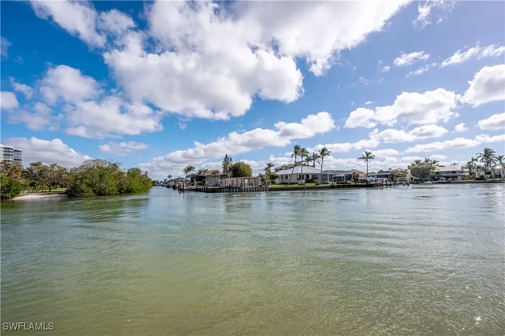 11118 Gulfshore Naples FL 34108
