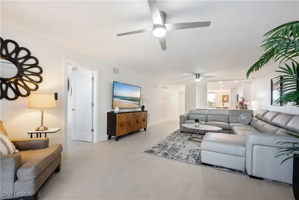 11118 Gulfshore Naples FL 34108