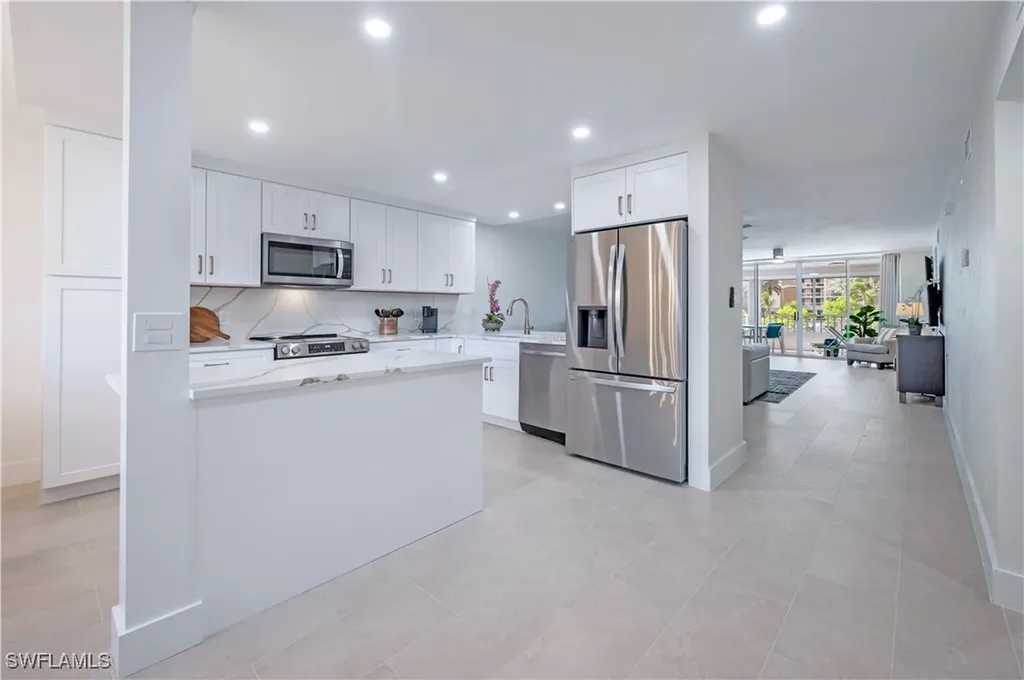 11118 Gulfshore Naples FL 34108
