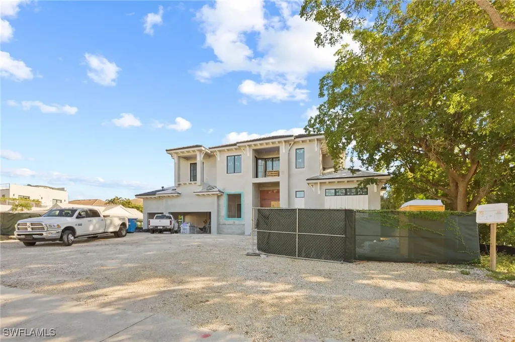 3840 Crayton Road Naples FL 34103