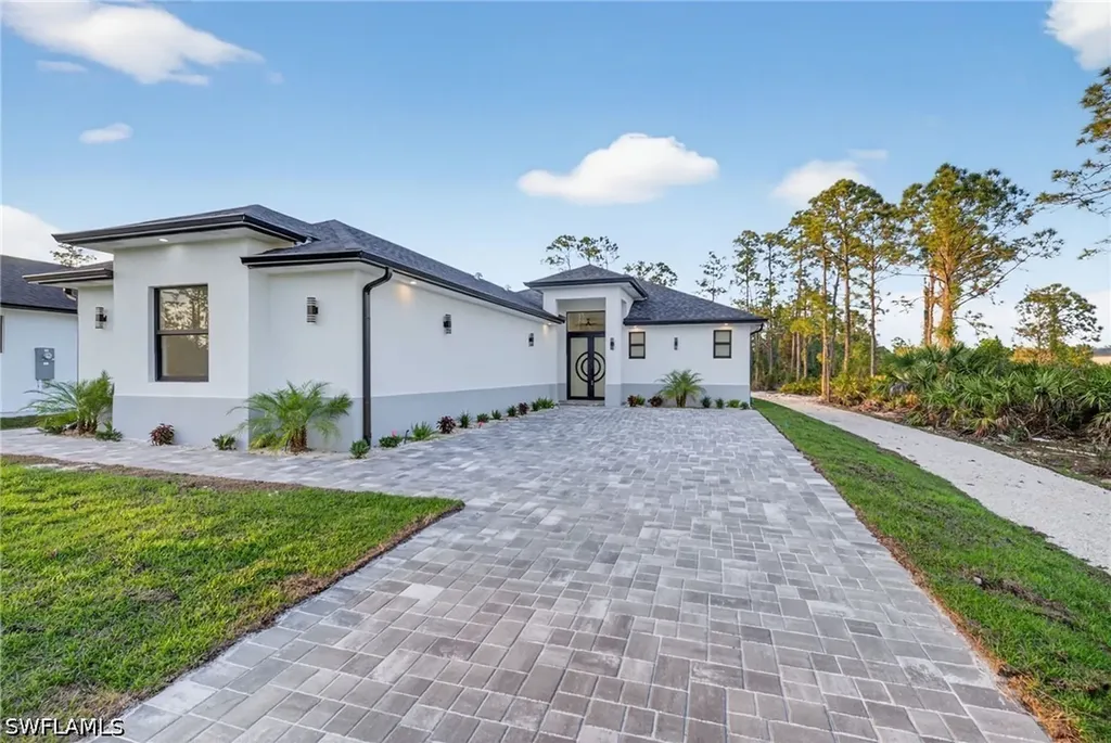 3565 43rd Avenue NE Naples FL 34120