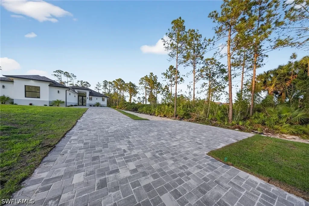 3565 43rd Avenue NE Naples FL 34120