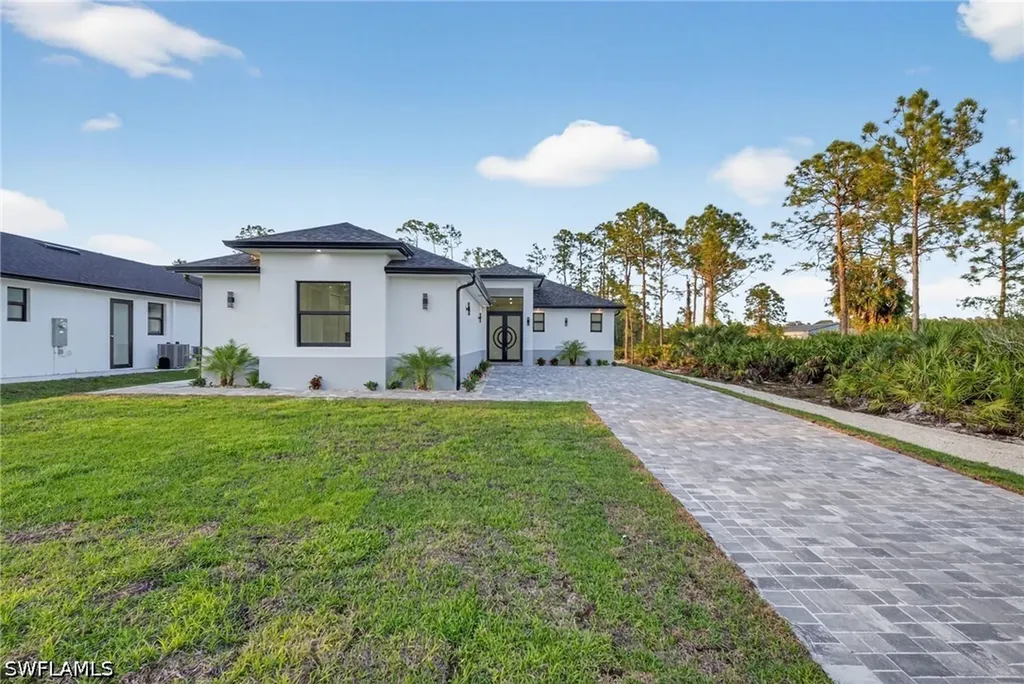 3565 43rd Avenue NE Naples FL 34120