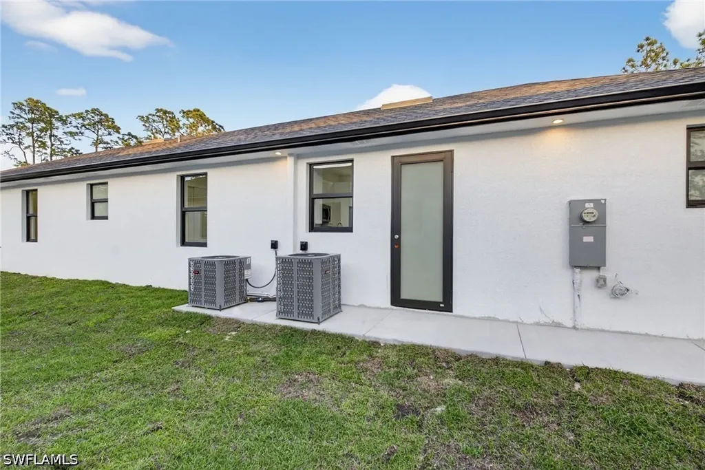 3565 43rd Avenue NE Naples FL 34120