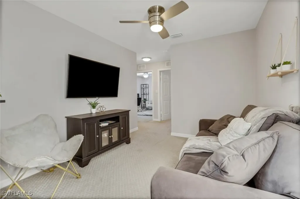 4536 Court Way Naples FL 34109