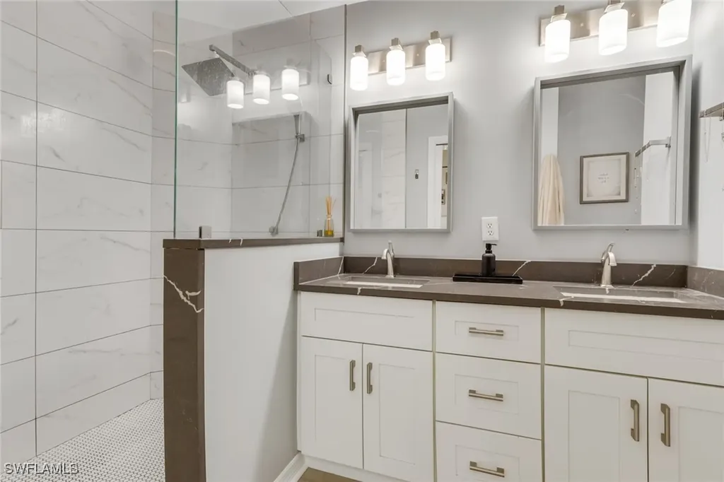 4536 Court Way Naples FL 34109