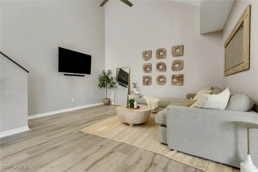 4536 Court Way Naples FL 34109