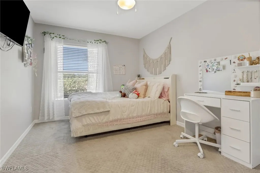 4536 Court Way Naples FL 34109