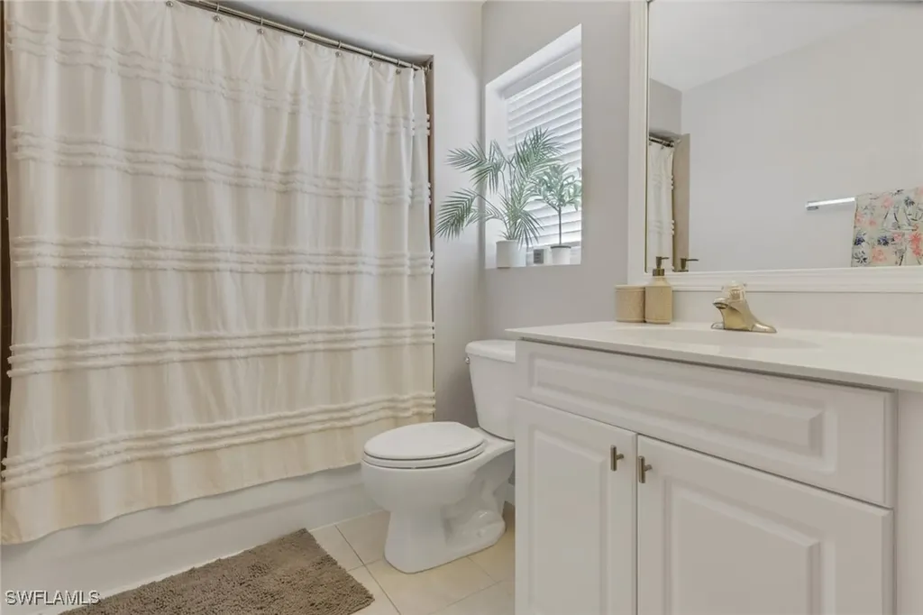 4536 Court Way Naples FL 34109