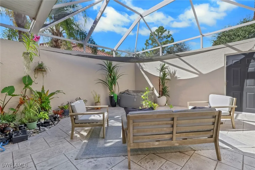 4536 Court Way Naples FL 34109