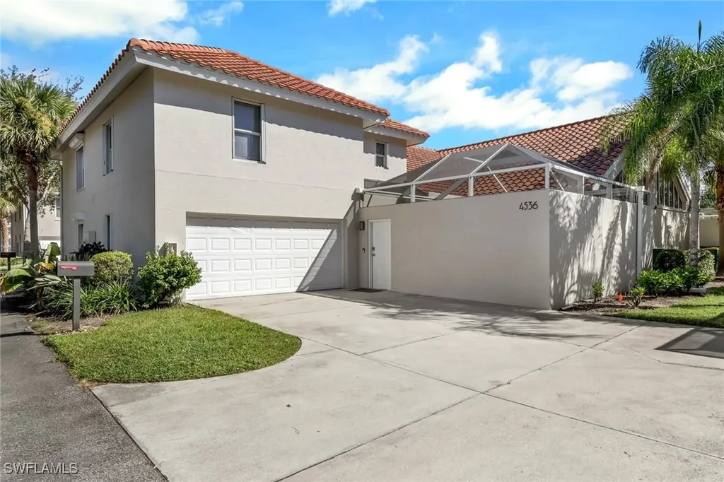 4536 Court Way Naples FL 34109