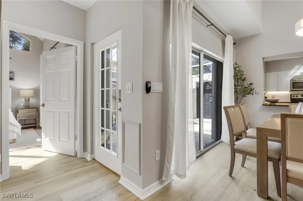 4536 Court Way Naples FL 34109