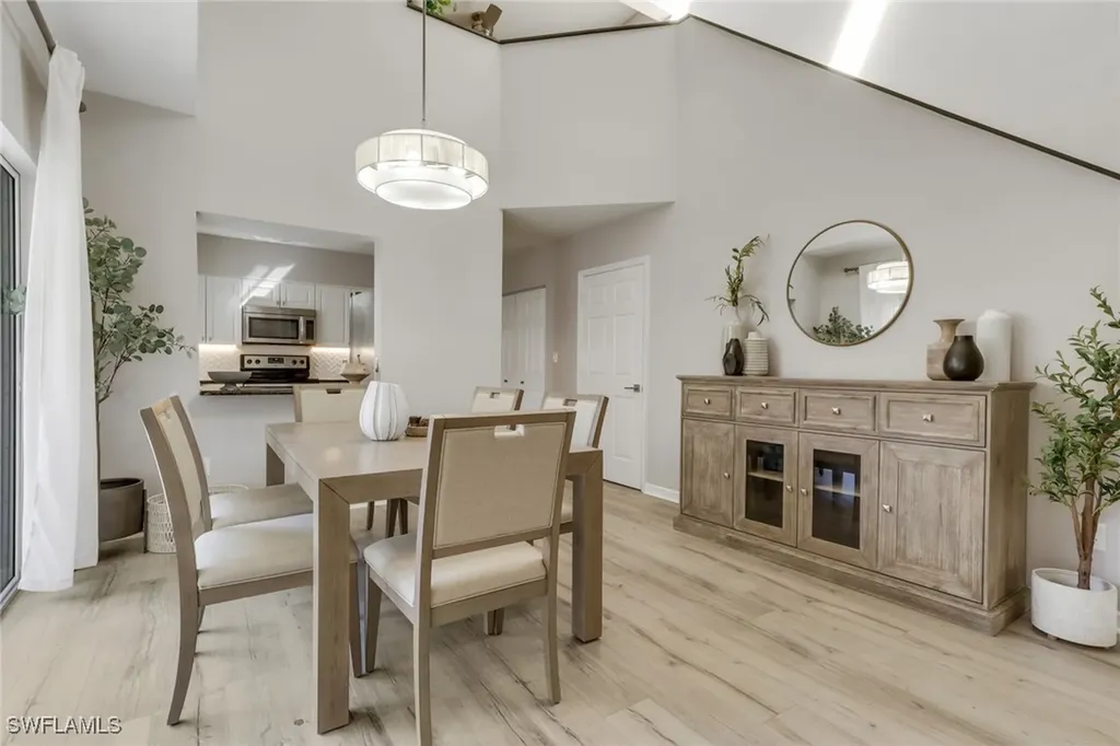 4536 Court Way Naples FL 34109