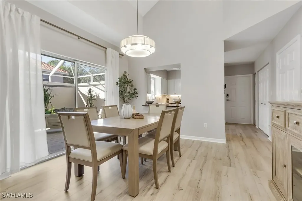 4536 Court Way Naples FL 34109