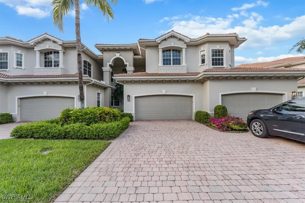 Naples FL, 7128 Lemuria Circle, Unit 702