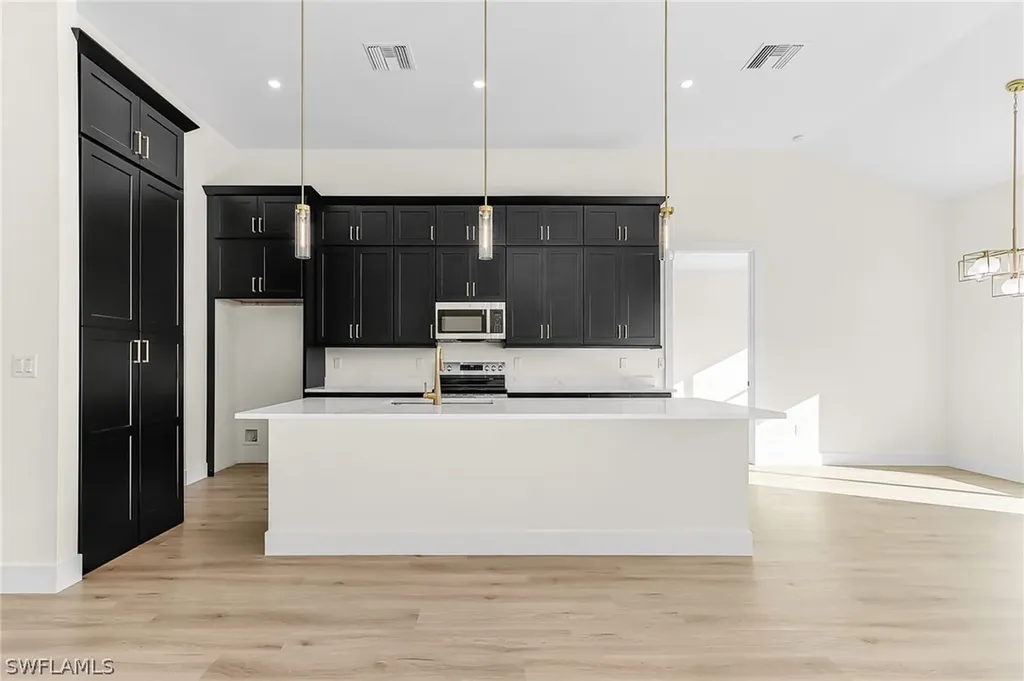 4446 8th Street NE Naples FL 34120