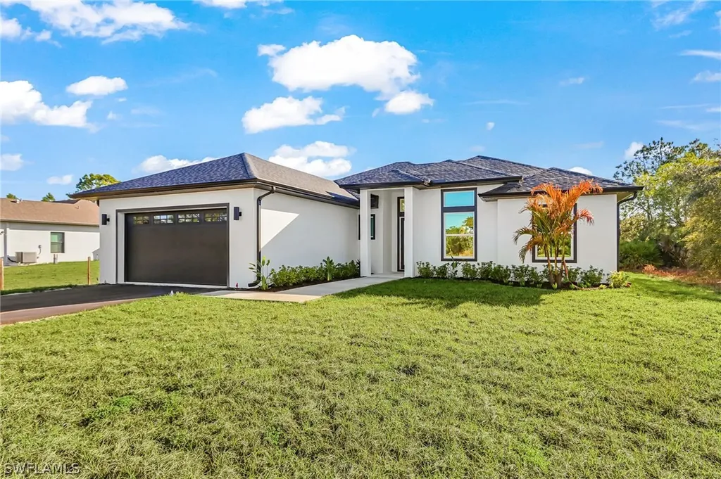 4446 8th Street NE Naples FL 34120