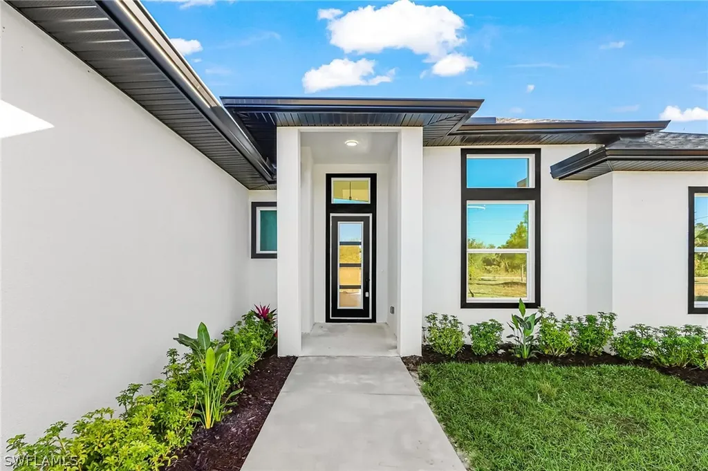 4446 8th Street NE Naples FL 34120
