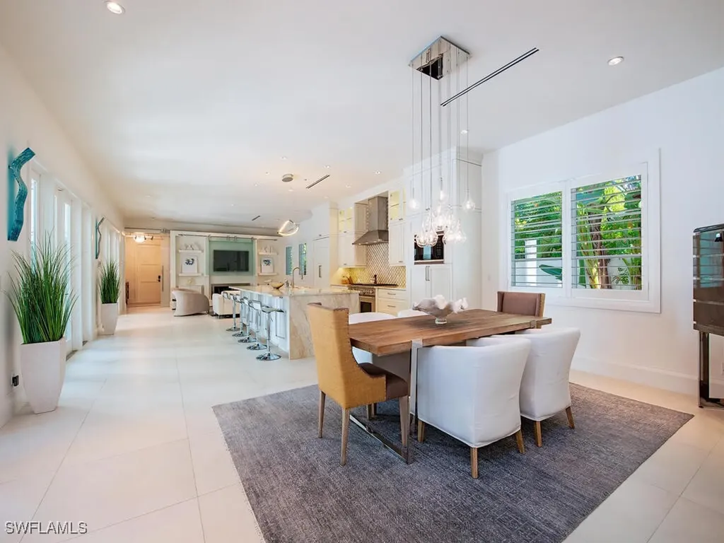 501 2nd Avenue N Naples FL 34102