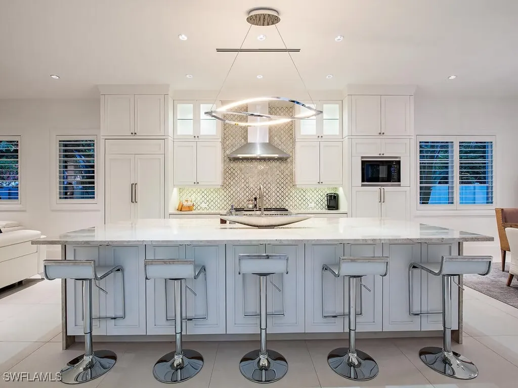 501 2nd Avenue N Naples FL 34102