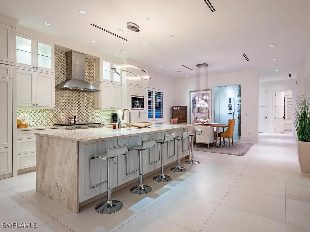 501 2nd Avenue N Naples FL 34102