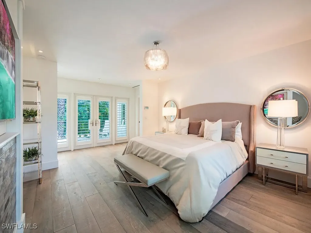 501 2nd Avenue N Naples FL 34102