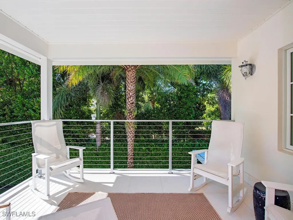 501 2nd Avenue N Naples FL 34102