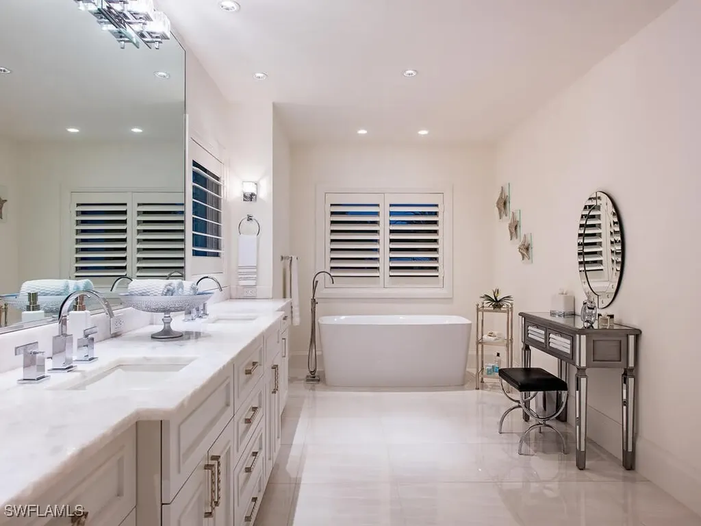 501 2nd Avenue N Naples FL 34102