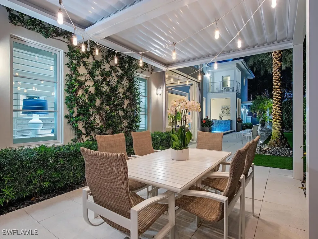 501 2nd Avenue N Naples FL 34102