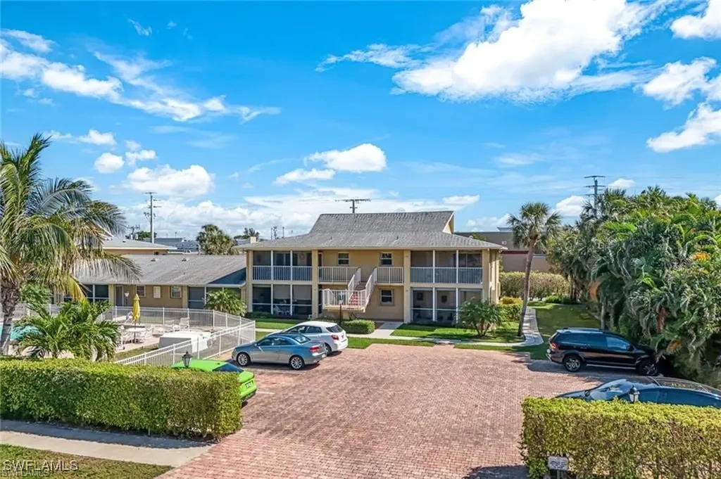 2000 Alamanda Drive Naples FL 34102