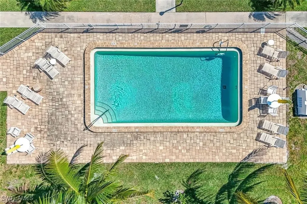 2000 Alamanda Drive Naples FL 34102