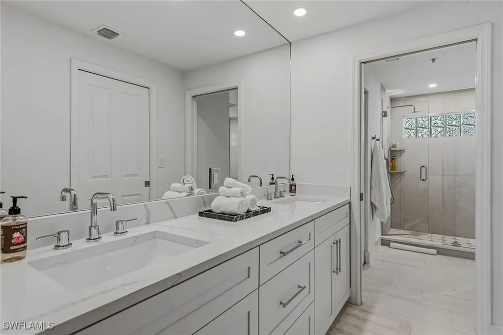 776 Eagle Creek Drive Naples FL 34113