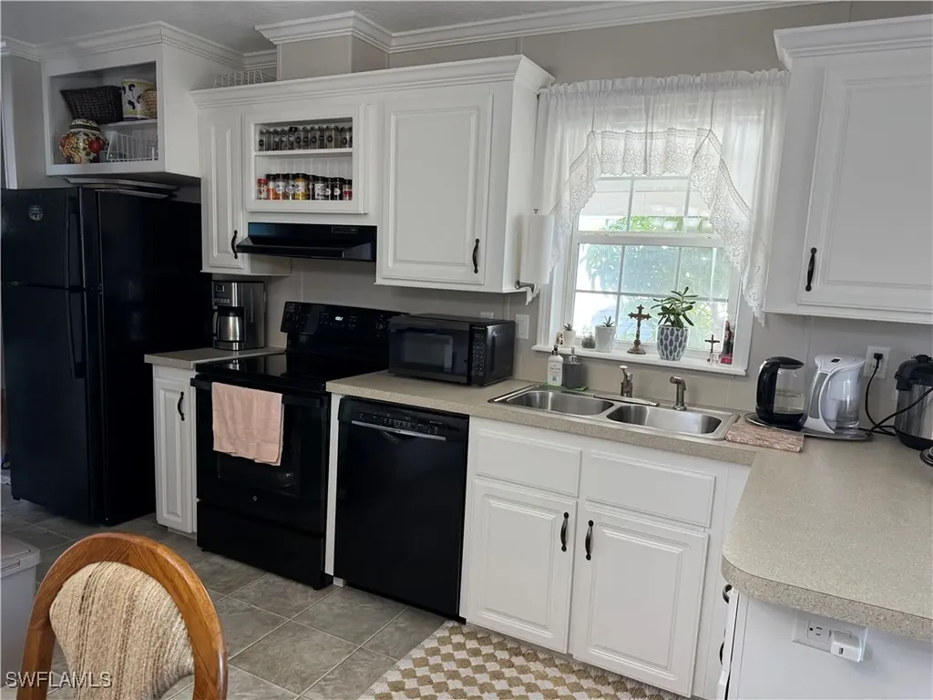 25 Bass Lane Naples FL 34114