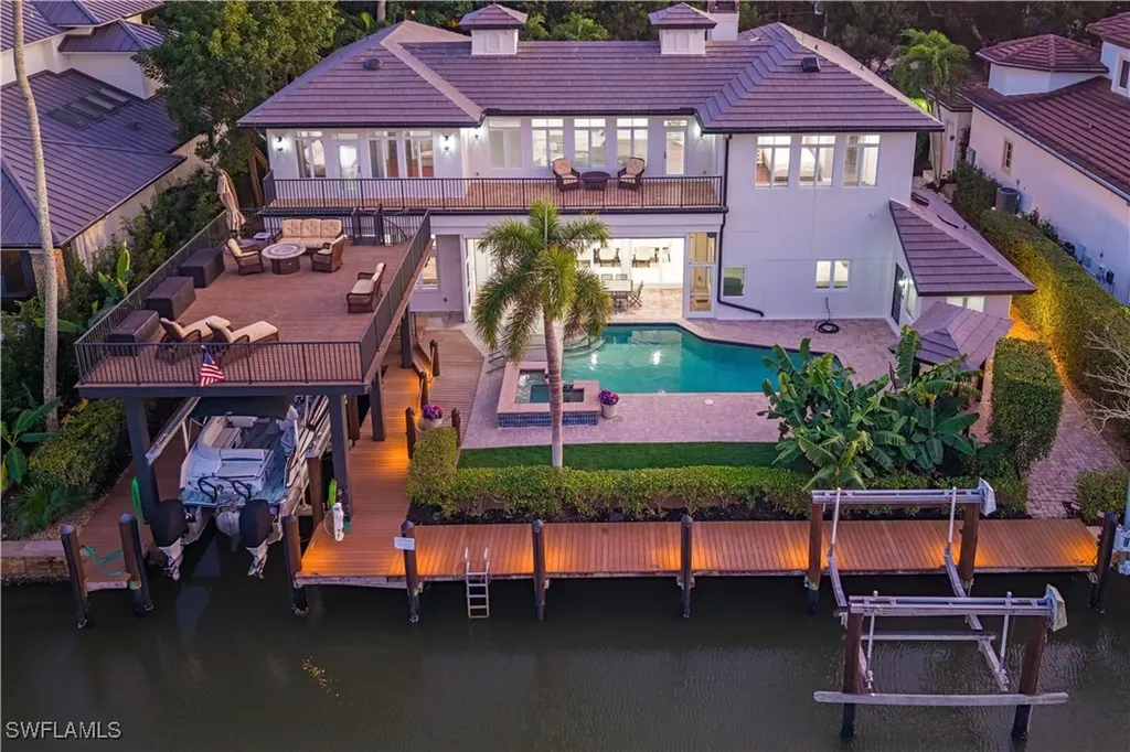 453 18th Avenue S Naples FL 34102