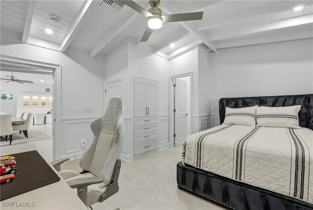453 18th Avenue S Naples FL 34102