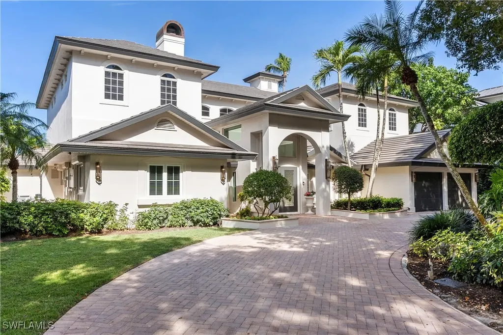 453 18th Avenue S Naples FL 34102