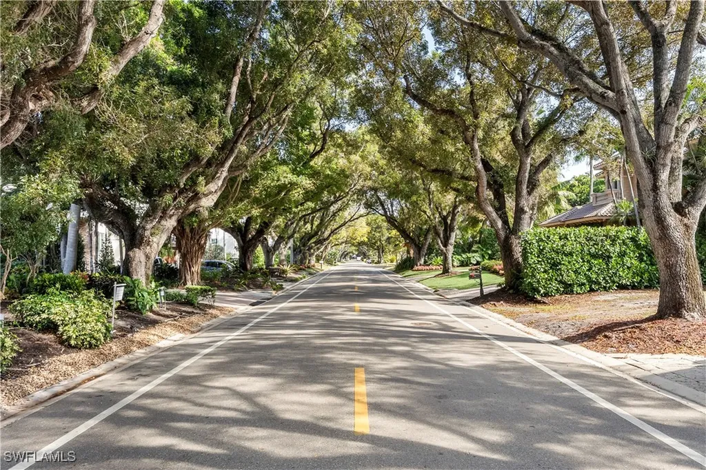453 18th Avenue S Naples FL 34102