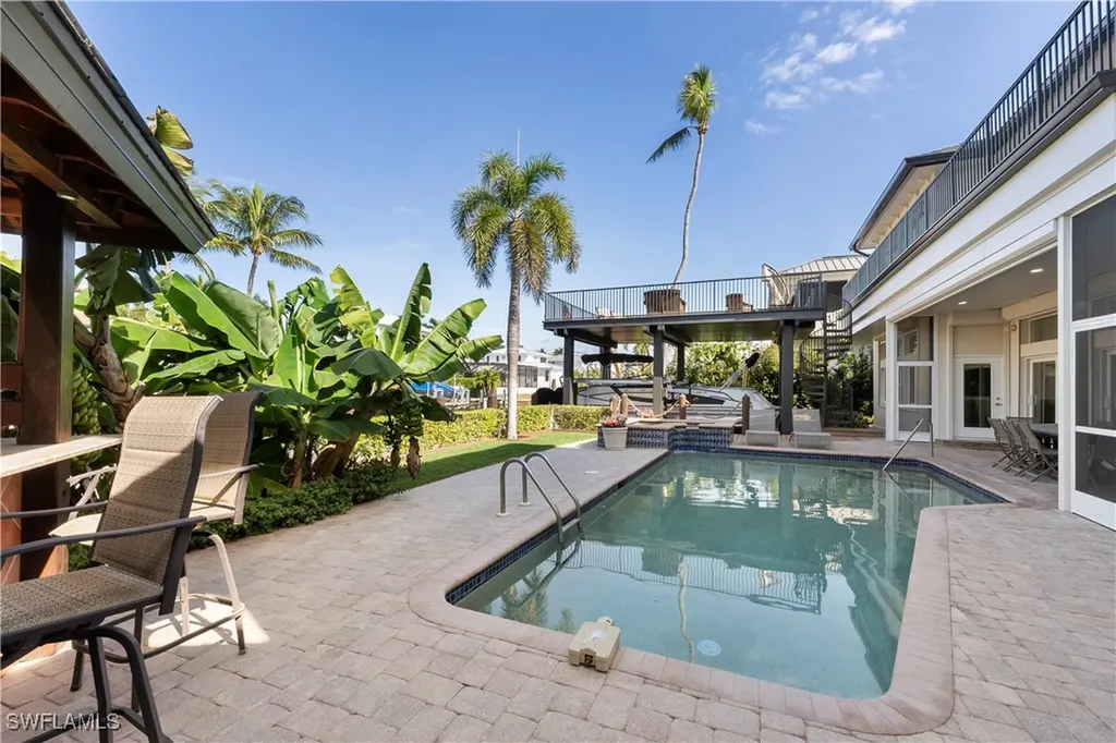 453 18th Avenue S Naples FL 34102