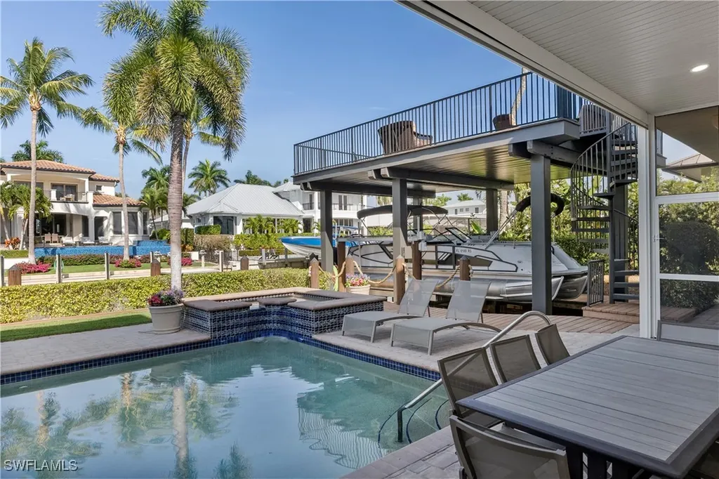 453 18th Avenue S Naples FL 34102