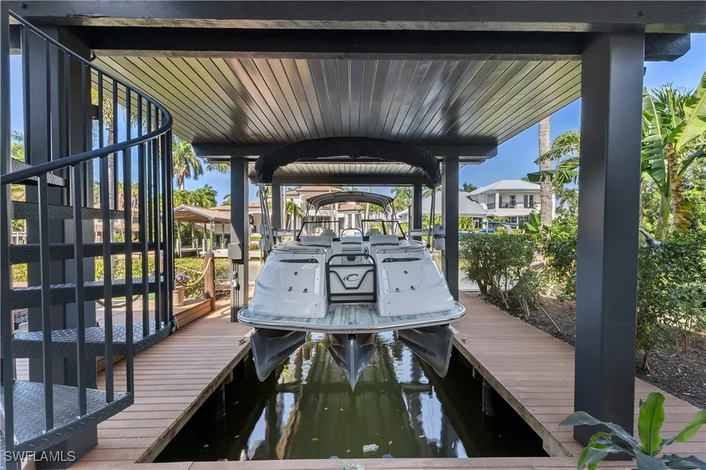 453 18th Avenue S Naples FL 34102