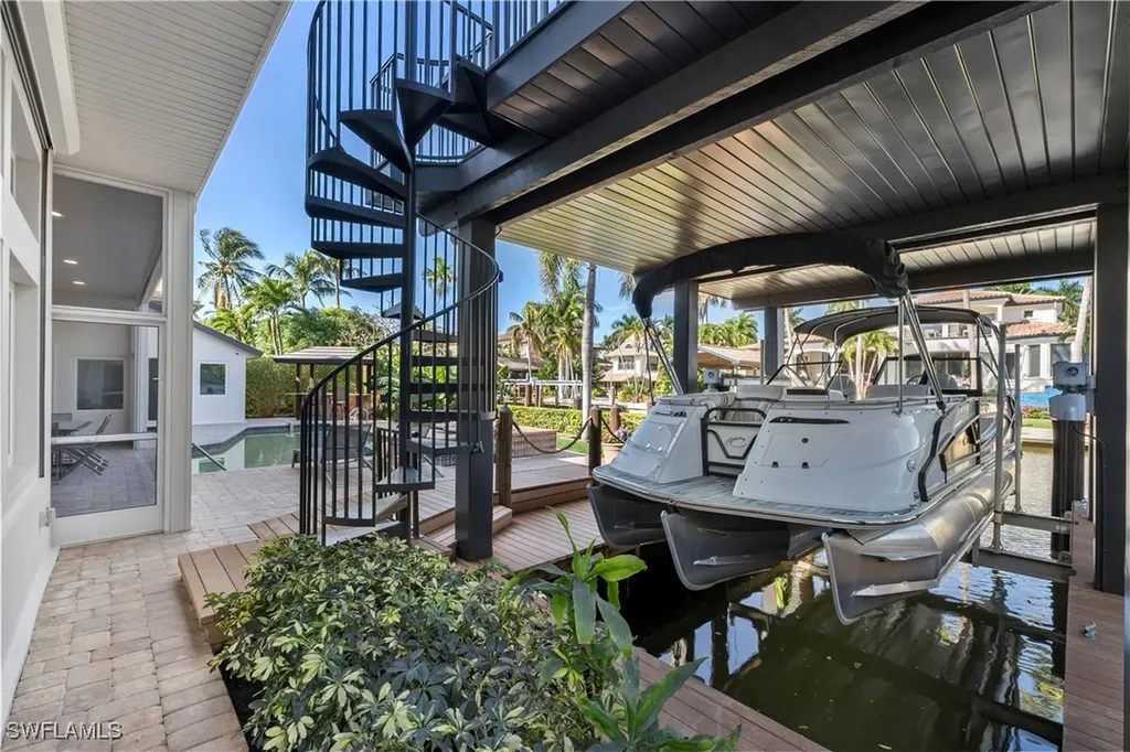 453 18th Avenue S Naples FL 34102