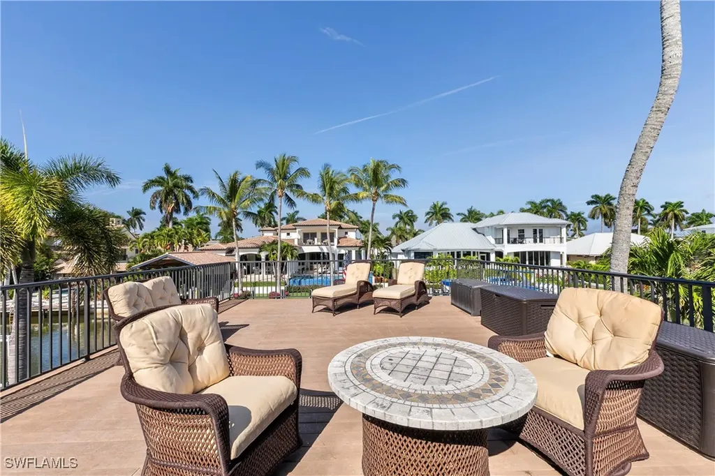 453 18th Avenue S Naples FL 34102