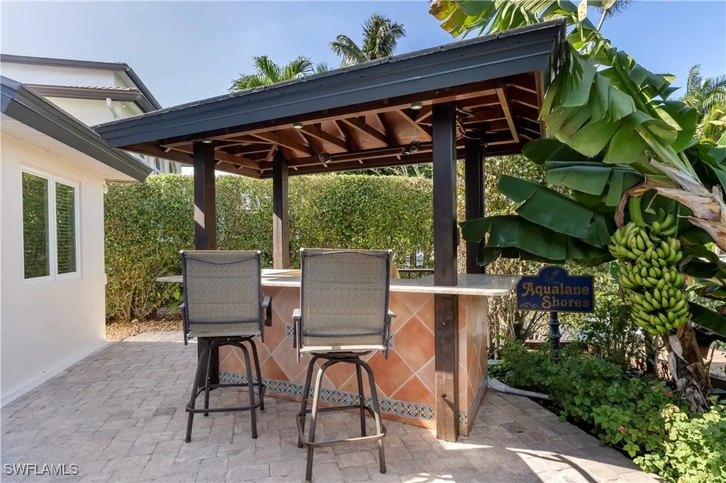 453 18th Avenue S Naples FL 34102